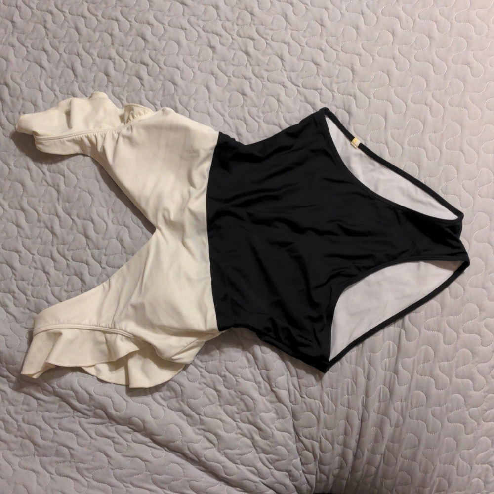 Summersalt ruffled backflip